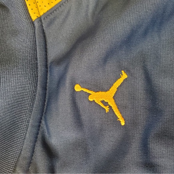 Sz large Jordan zip up - Picture 6 of 6